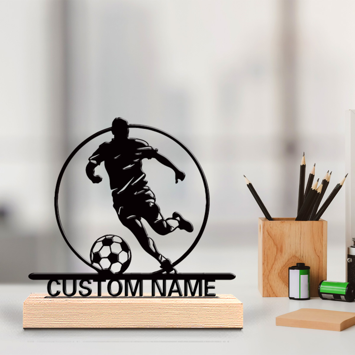 カスタムサッカー選手メタル像（名前入り）、木製台座付きテーブ - Interior Design Office のレビューと価格